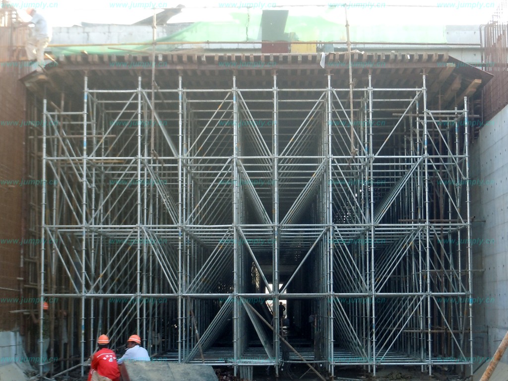 “承插型盤扣式腳手架,高，太高，過高就危險了”