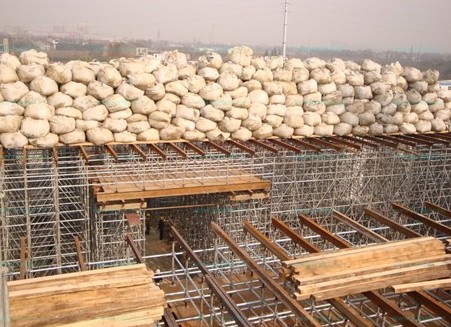 【碗扣式鋼管腳手架】接頭具有可靠的抗彎、抗剪、抗扭力學性能