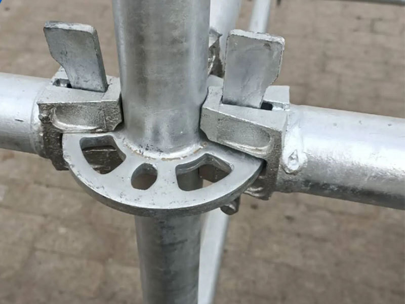 腳手架的搭設(shè)工作應(yīng)遵守怎樣的規(guī)定？